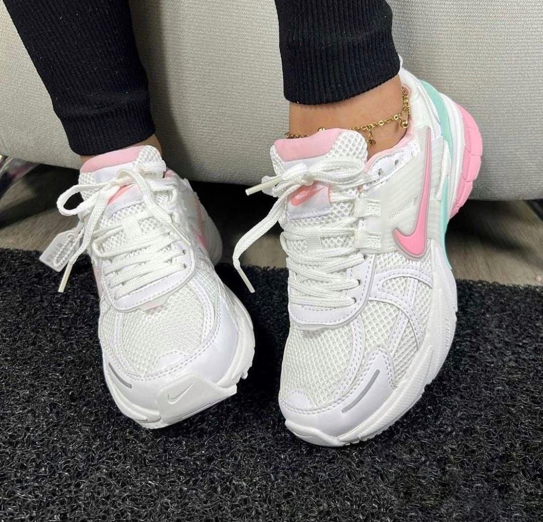 Nike Caucho