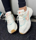 Nike Caucho