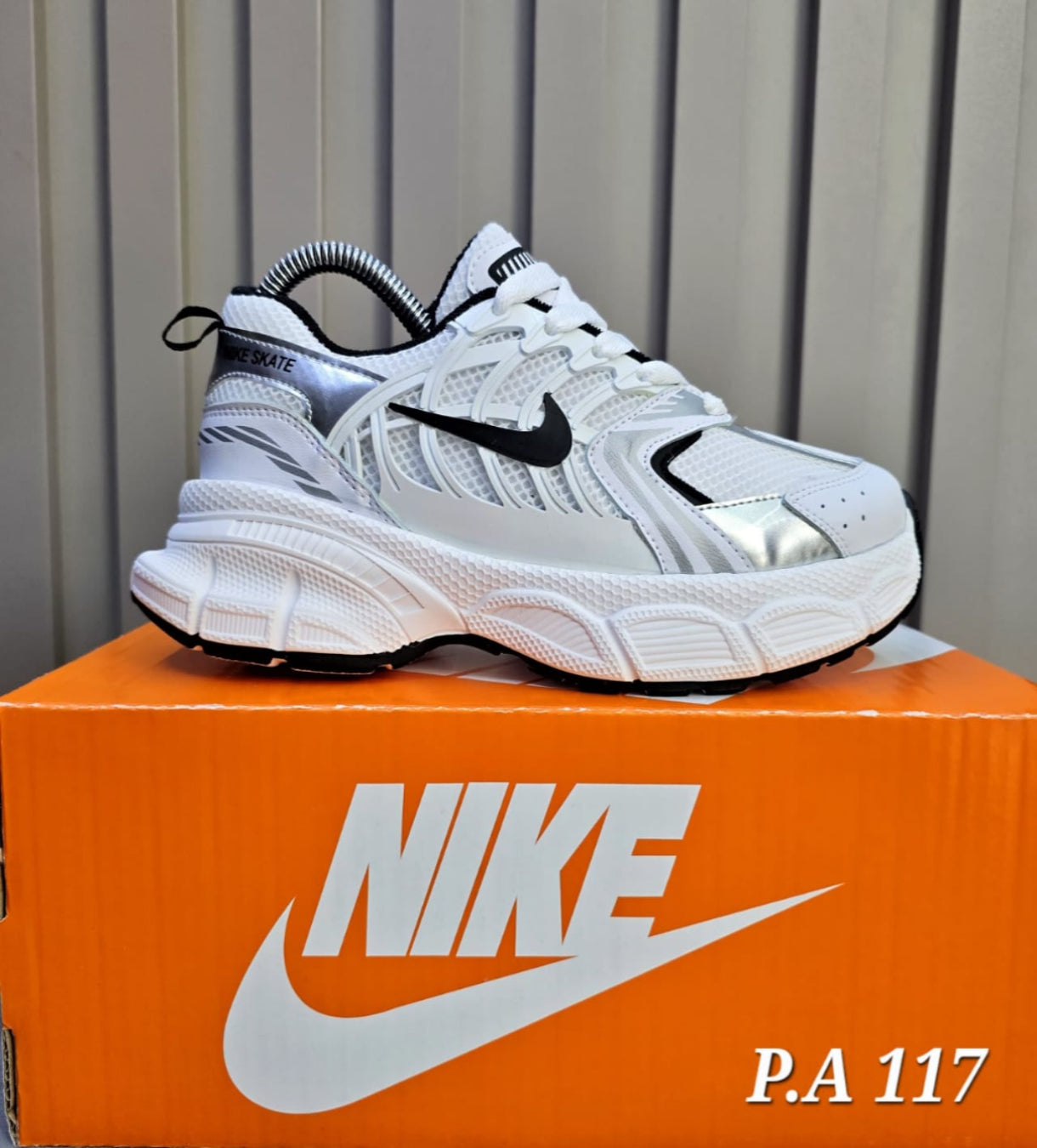 Nike Stake Dama