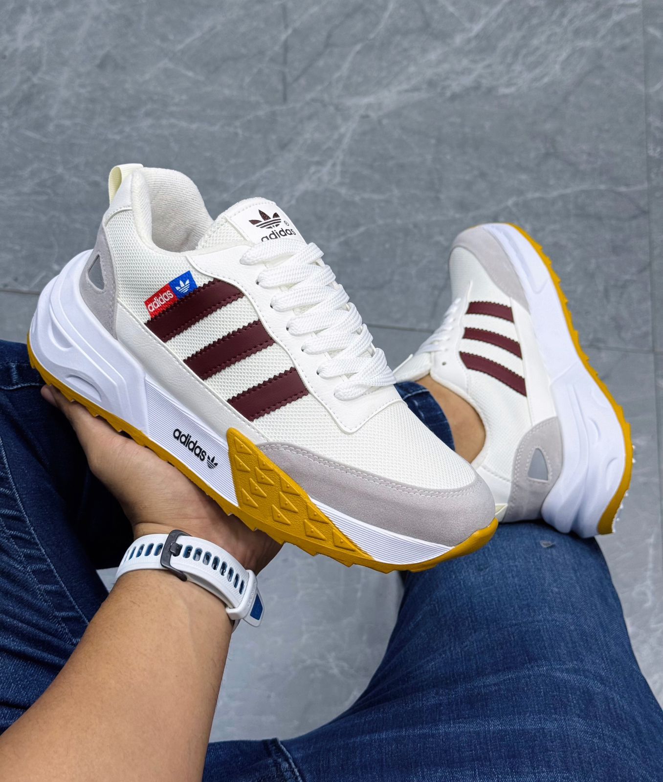 Tenis Adidas Beige Vino Tinto